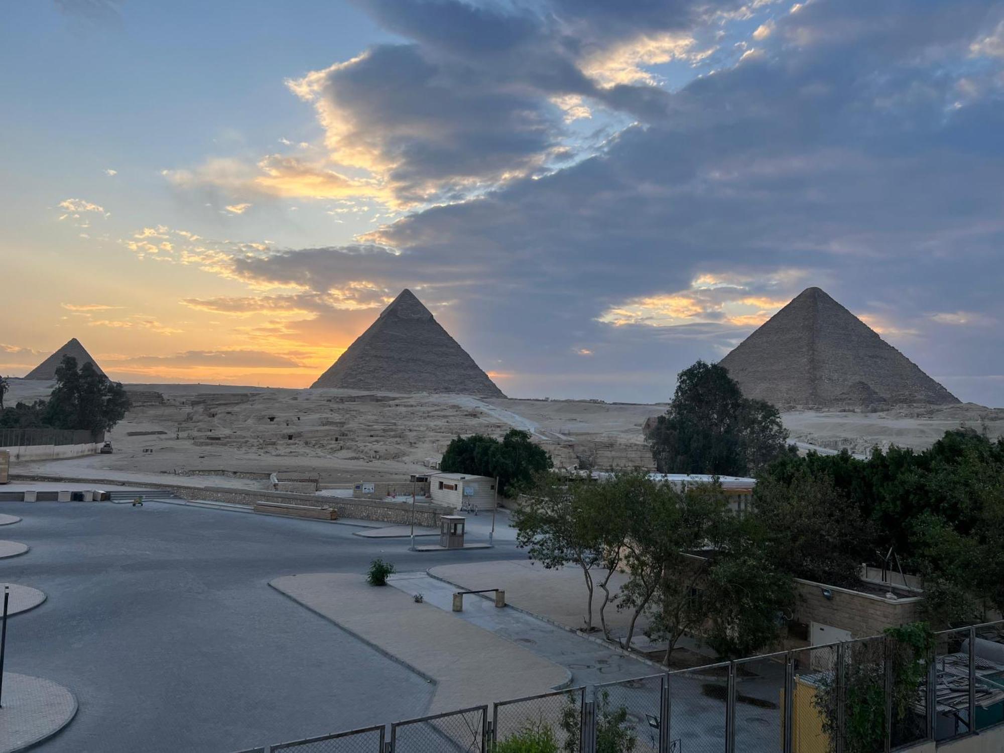 Hotel Royal Scarab Pyramids View